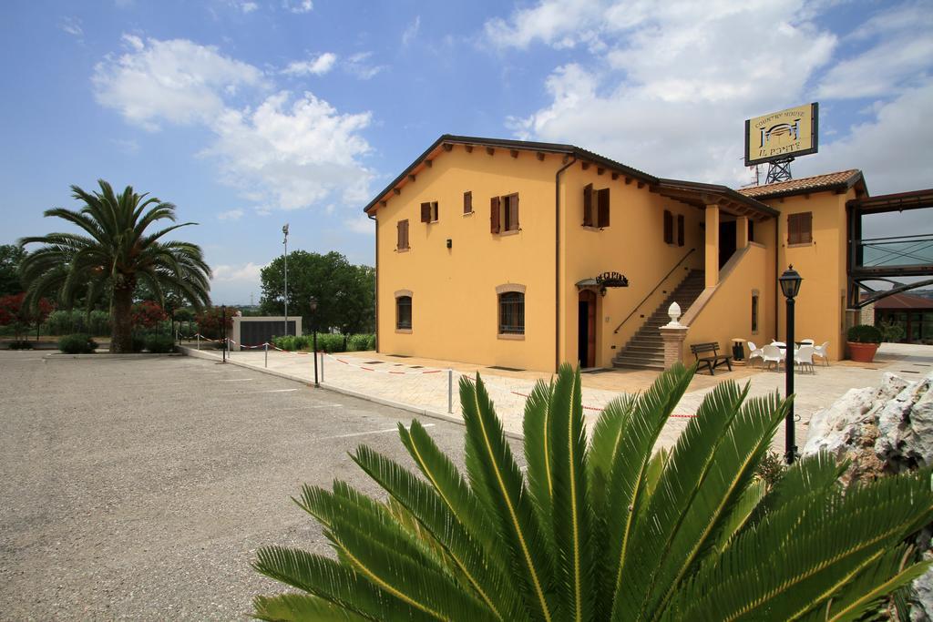 Country House Il Ponte Alba Adriatica Exterior foto
